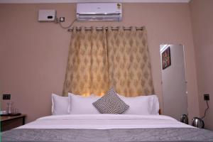 Le Premier Inn -with Swimming Pool