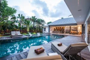 Chill out in a luxurious 4 BR villa Seminyak