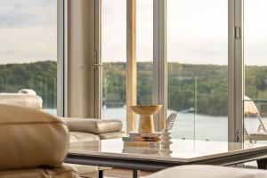 Luxe Waterview Double Room in Caringbah South - Ideal for Relaxation - Shared Bathroom