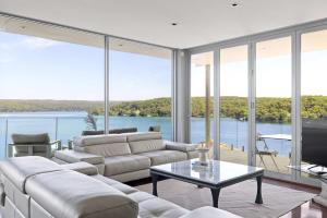 Luxe Waterview Double Room in Caringbah South - Ideal for Relaxation - Shared Bathroom