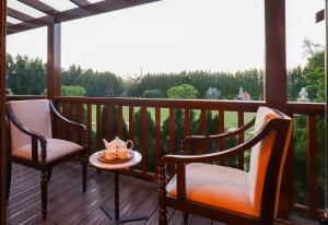 ELIVAAS Riveira Hills - 3 BHK Wooden Cottage with Lush Garden, Pvt Pool