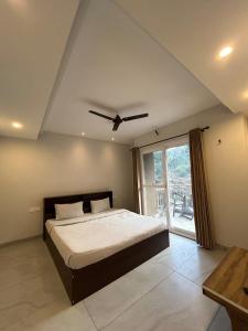 2 BHK Mountain View -Family Stay With Room Service