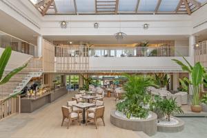 Fujairah Rotana Resort & Spa - Al Aqah Beach