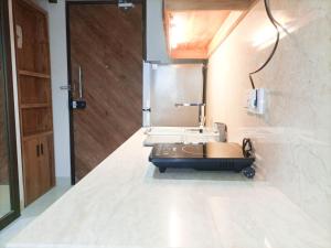 Elegant and Tidy 1BR at Uttara The Icon Apartment By Travelio