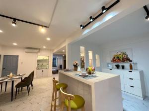 liwei cozy pool villa