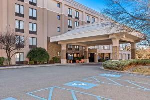 Comfort Inn & Suites Somerset - New Brunswick
