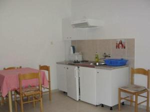 Apartments Boguvila - One-Bedroom Apartment with Terrace A3 - ST