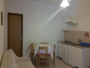 Apartments Boguvila - One-Bedroom Apartment with Terrace A3 - ST
