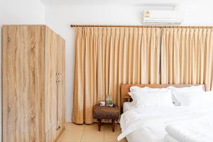 liwei warmth pool villa