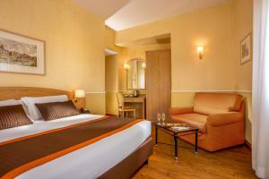 Triple Room room in Hotel Santa Costanza