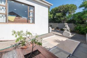Apartment in Milnerton close to Woodbridge Island