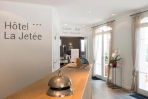 Hotels Hotel La Jetee : photos des chambres