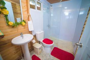 Natural Retreat with Jacuzzi and Stunning Views in Vista al Valle