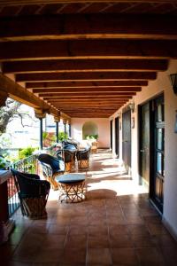 HOTEL ANA CATALINA & SUITES