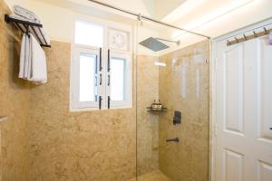 Alaya Stays 3 BHK on the First Floor with Gazebo - Walnut Stays