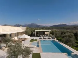 Idunu Villa, with Heated Pool & Serene Seclusion, By ThinkVilla - Perama