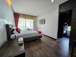 Modern 3-Bedroom Townhome in Kamala