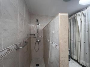 Birdie Apartment Kikere Studios