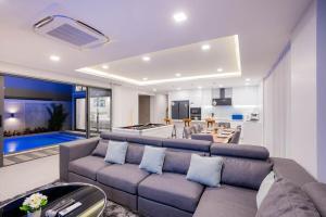 Tropicana, Luxe 8 bedrooms Villa