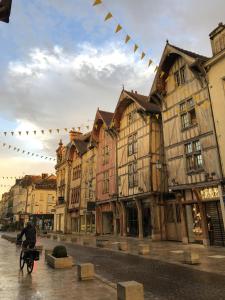 Appartement Luxueux, ultra-centre, Fibre & Clim