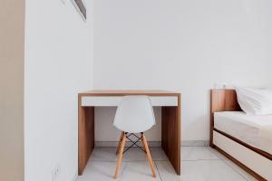 Comfortable and Homey Studio Apartment at Sky House Alam Sutera By Travelio