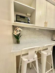 Studio Two Condominium, Alabang AMBER -Fiber WI-FI Netflix ready