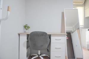 Modern and Restful Studio at Kebagusan City Apartment By Travelio