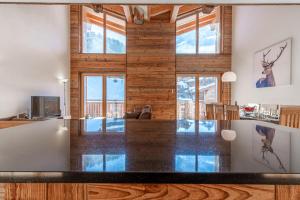 Les Mayens MB 021 - LUXURY apartment 18 pers