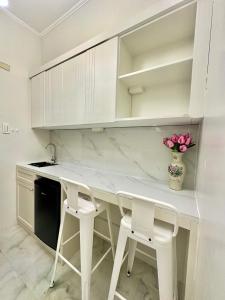 Studio Two Condominium, Alabang Northgate Cyberzone, DOVE-Fiber Wi-Fi Netflix ready