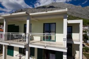 Apartment 3785-2 for 3 Pers in Baska Voda