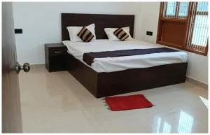 HOTEL APARNA GRAND Near Ram Janam Bhoomi and Temple - Fully Air Conditioned - Free Wifi Available - Best Budget Hotel In Ayodhya - Ayodhya