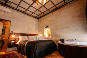 Zümrütü anka cave