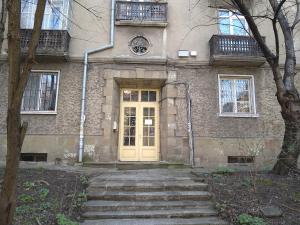 просторен и уютен двустаен в Долен Лозенец - кварталът на артистите