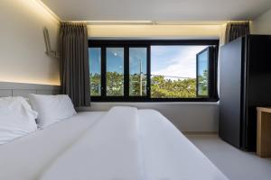 From H Brown Dot Hotel Gyeongju Yangnam