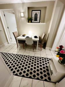 Stylish unit, heart of Bayswater
