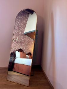 Deluxe One-Bedroom Apartment