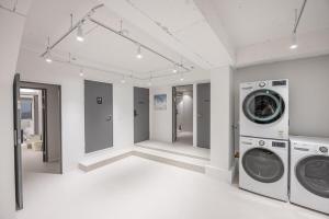 2F 4bathrooms, 9Beds, 7-16 Persons Team