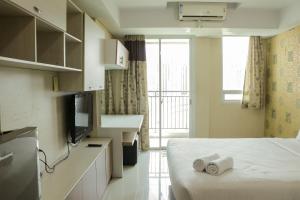 Elegant and Stylisth Studio at Apartment Springhill Terrace Residence By Travelio