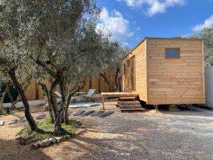 Appartements La Tiny House des Oliviers et son jacuzzi : photos des chambres