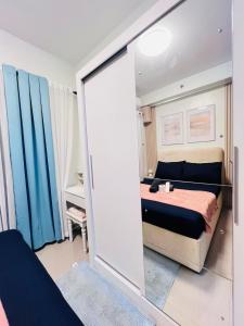 Cozy Suite Pool View near SM MOA & NAIA