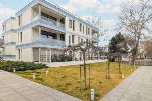 SPA & SEA Luxury Seaside Apartment with Parking, 300m from the Beach by Noclegi Renters