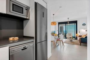 Apartamento H&M con Padel, Piscina y vistas al mar