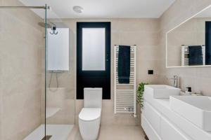 Apartamento H&M con Padel, Piscina y vistas al mar