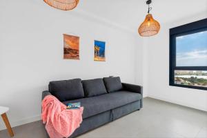 Apartamento H&M con Padel, Piscina y vistas al mar