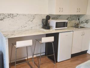 Cosy Studio with valley views