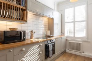 12a Fieldstile Road