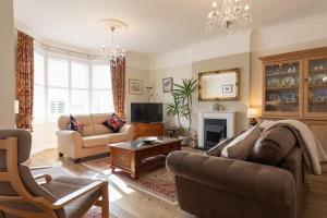 12a Fieldstile Road
