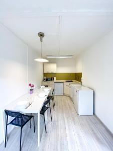 Top-Wohnung fuer Gruppen 15 min zum Alex Parken