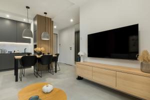 Baltic Elegance Apartment with Parking by Renters Prestige
