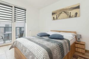 Bright Studios near Motława River in Gdańsk by Noclegi Renters